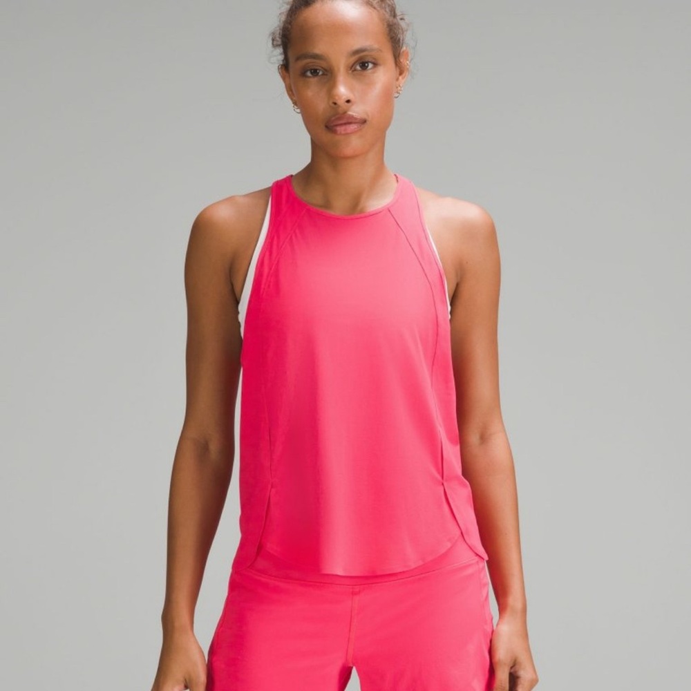 Lululemon high ventilation tank in lipgloss color size 6